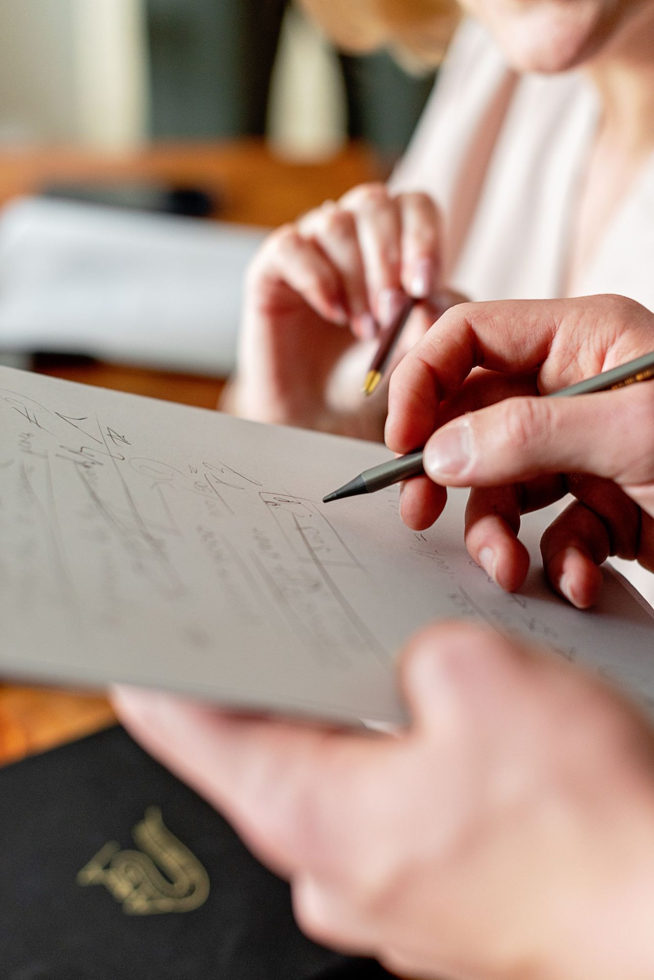 Handschriftliche Notizen während eines Gesprächs