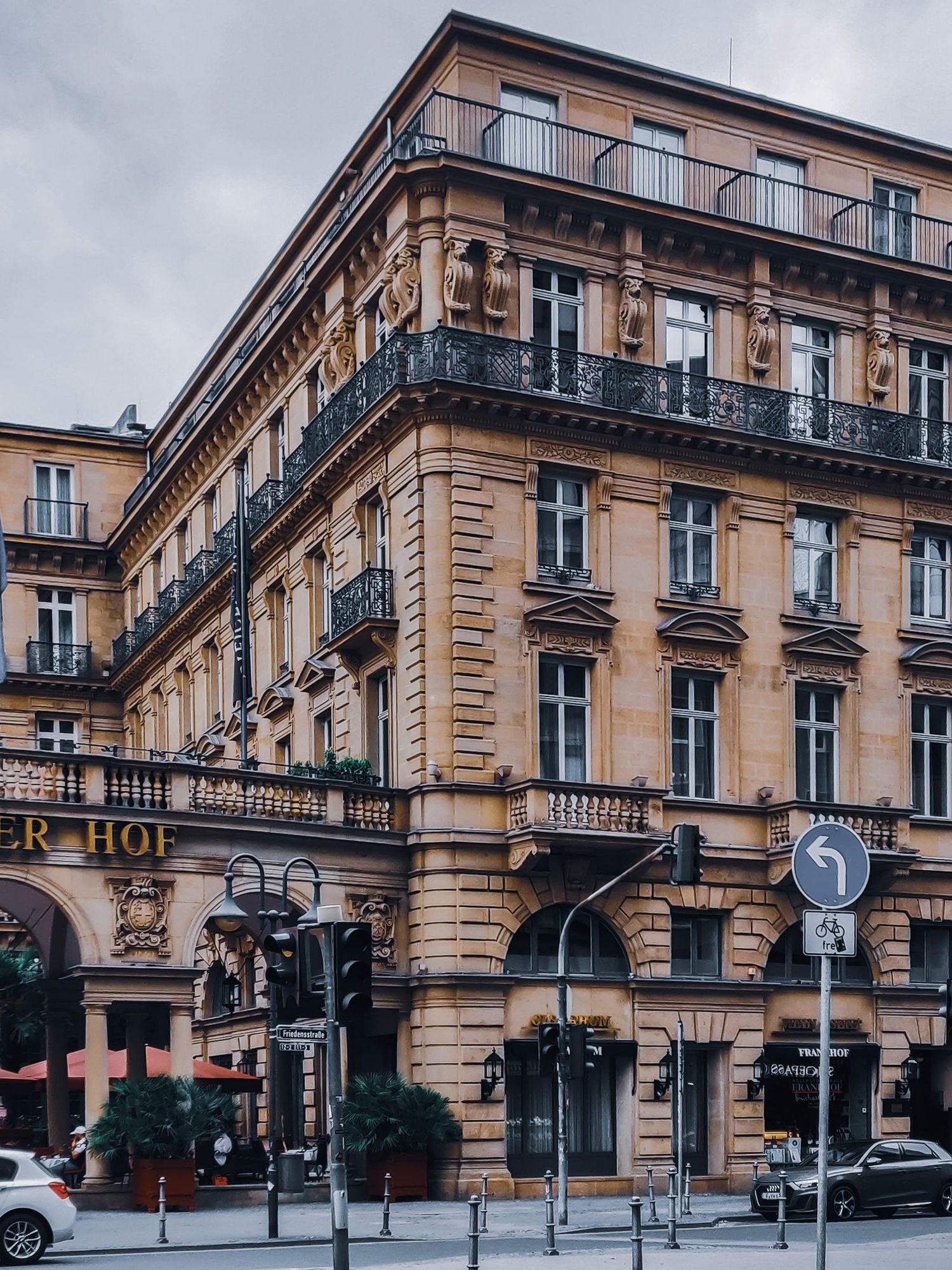 Hotelfassade an einer Frankfurter Straße