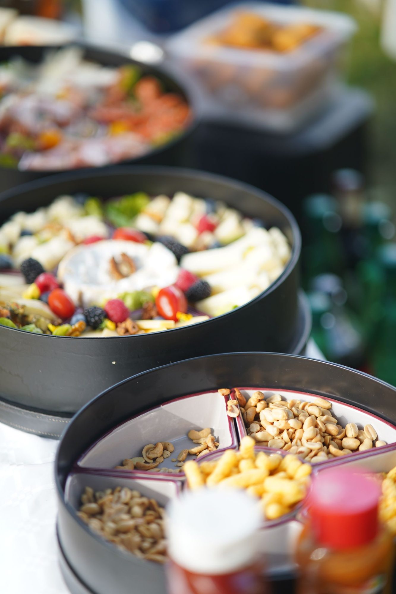 Kleine Snackportionen in verschließbaren Schalen